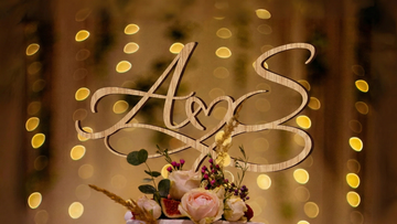 Il cake topper ideale per rendere unico il taglio torta Idea's Cottage