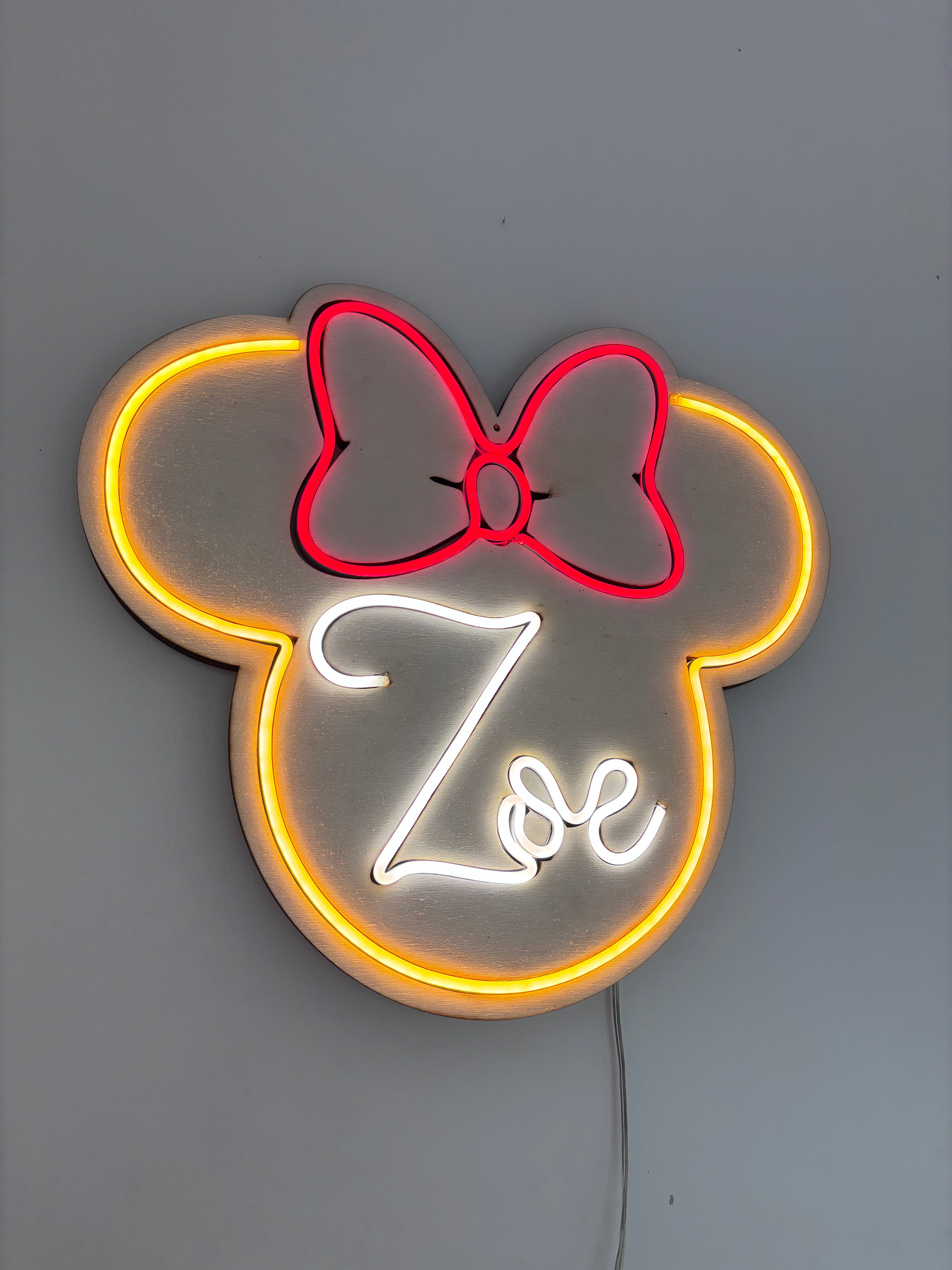 Neon Led Minnie personalizzato con le Iniziali 