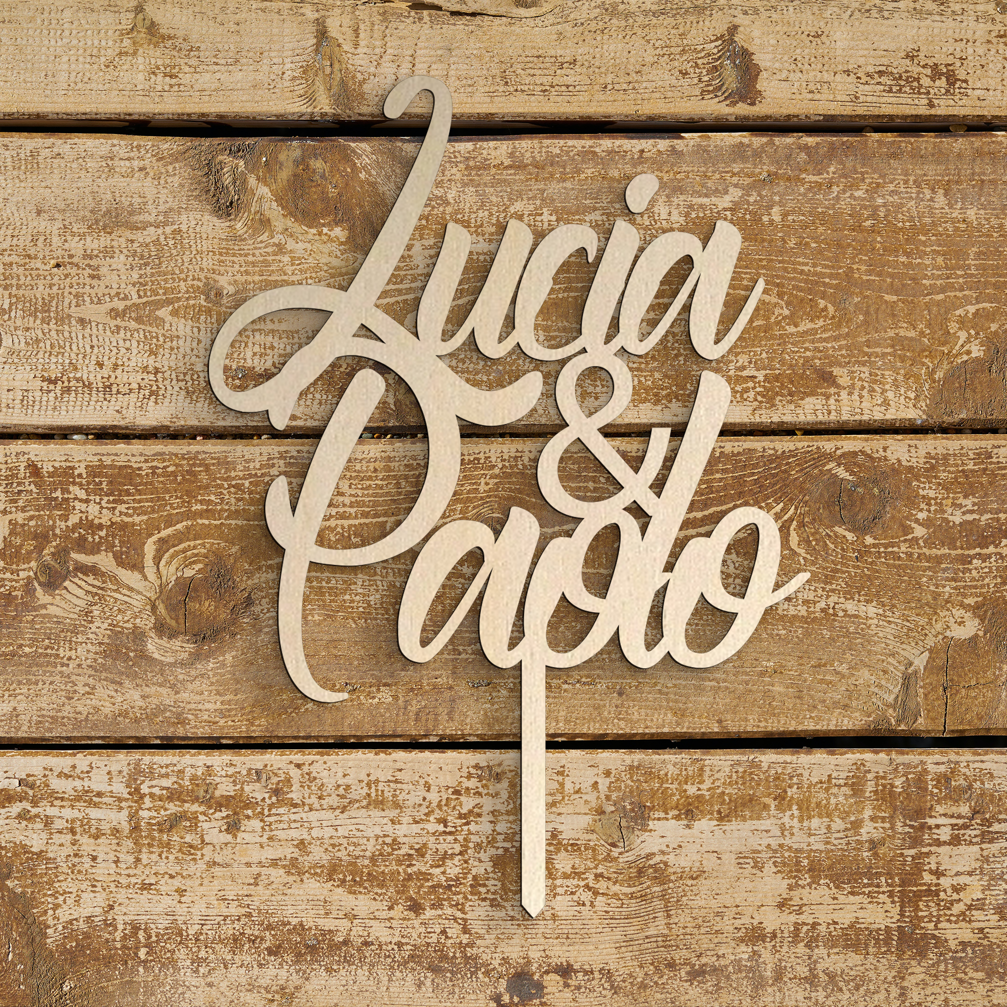 Cake topper in Legno personalizzabile con il nome degli sposi Idea's Cottage