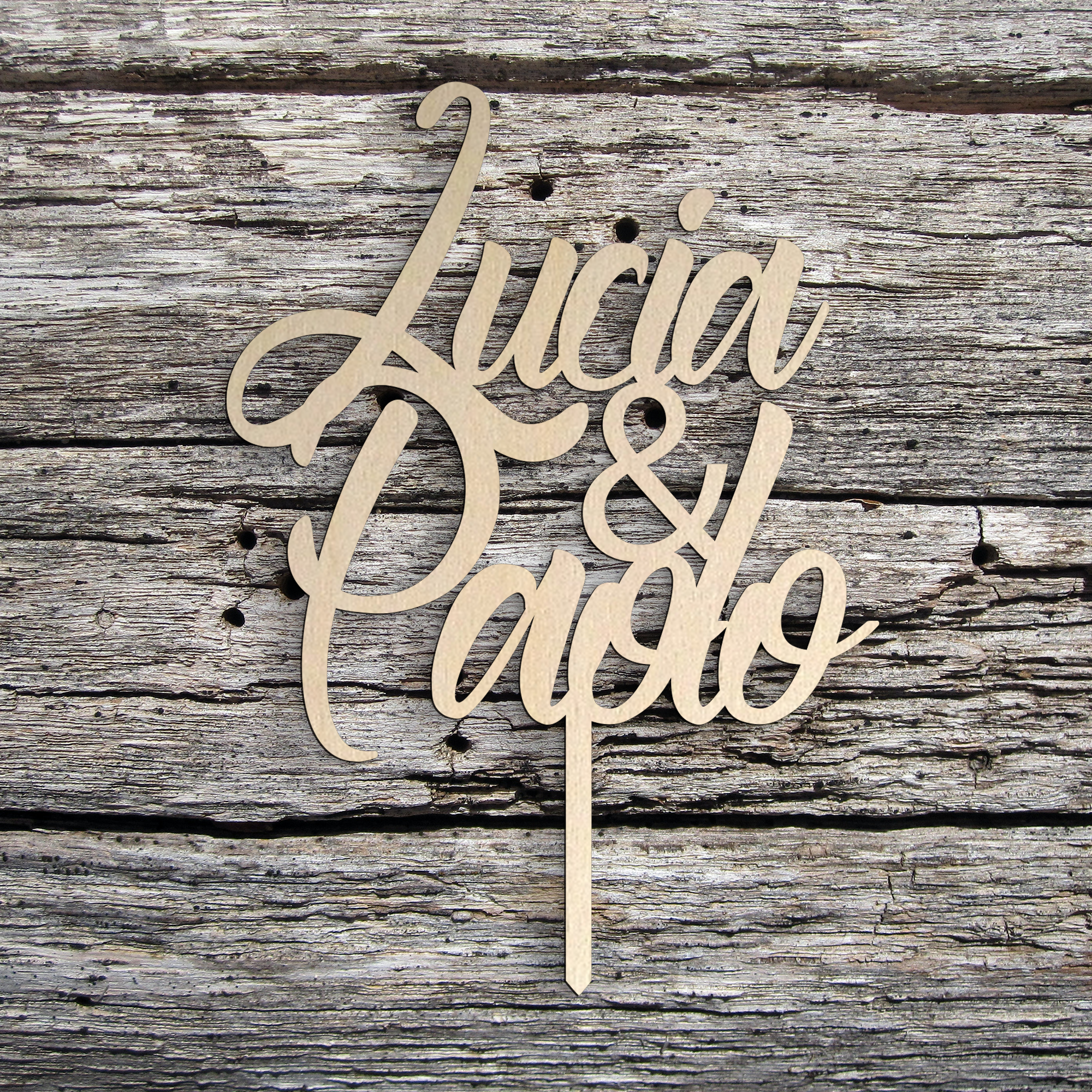 Cake topper in Legno personalizzabile con il nome degli sposi Idea's Cottage