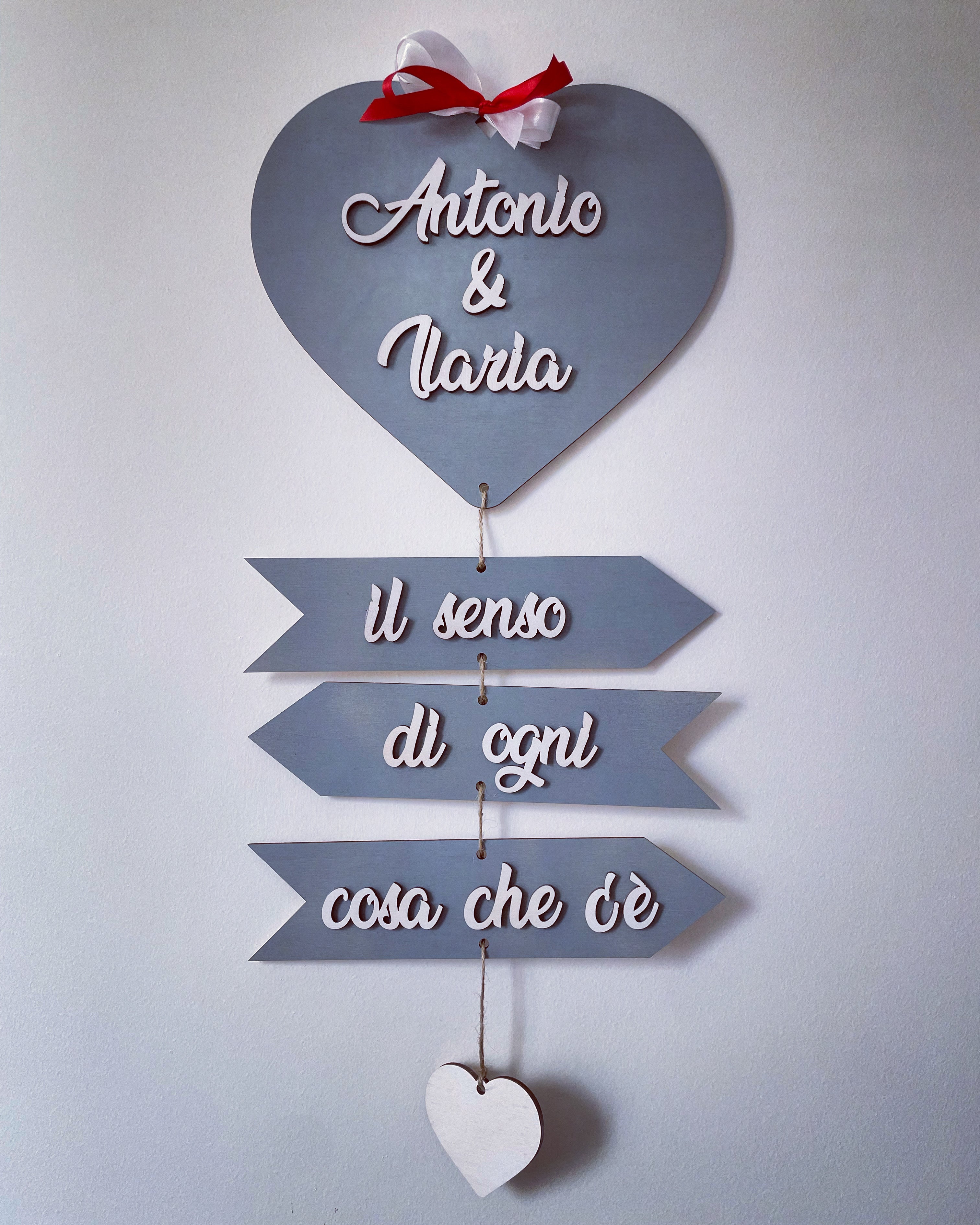 Cuore Frecce love in legno con nomi e frase Idea's Cottage