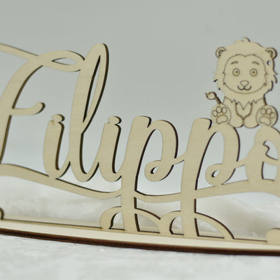 Nome in legno con base tema Leone Idea's Cottage