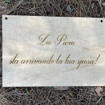 Targa in legno personalizzabile Arriva la Sposa Idea's Cottage