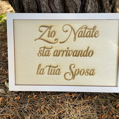 Targa Cornice in legno Arriva la Sposa Idea's Cottage