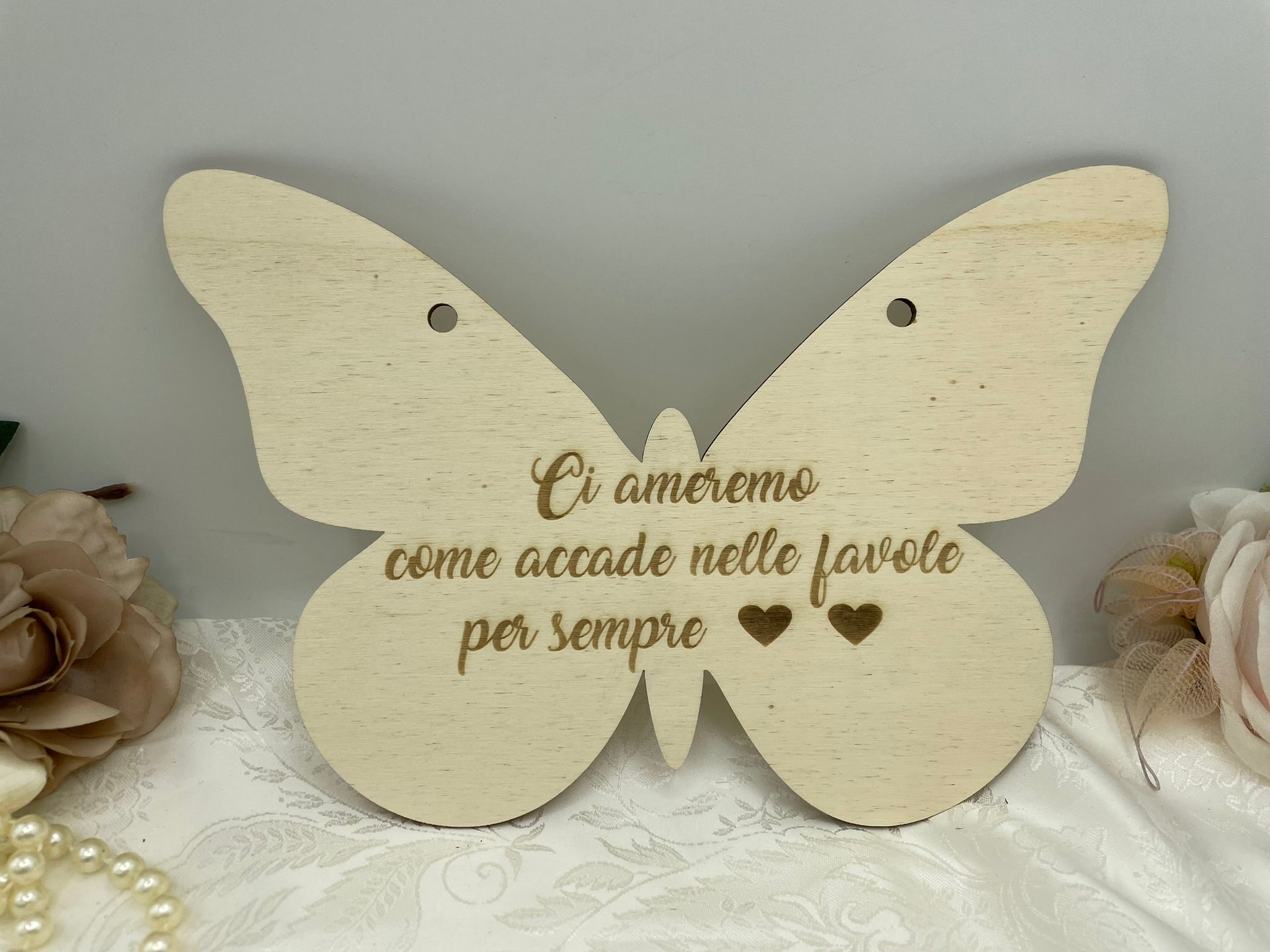 Targa in legno con messaggio speciale a forma di farfalla Idea's Cottage