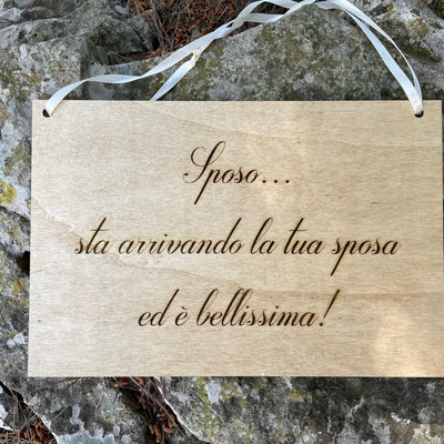 Targa in legno personalizzabile Arriva la Sposa Idea's Cottage
