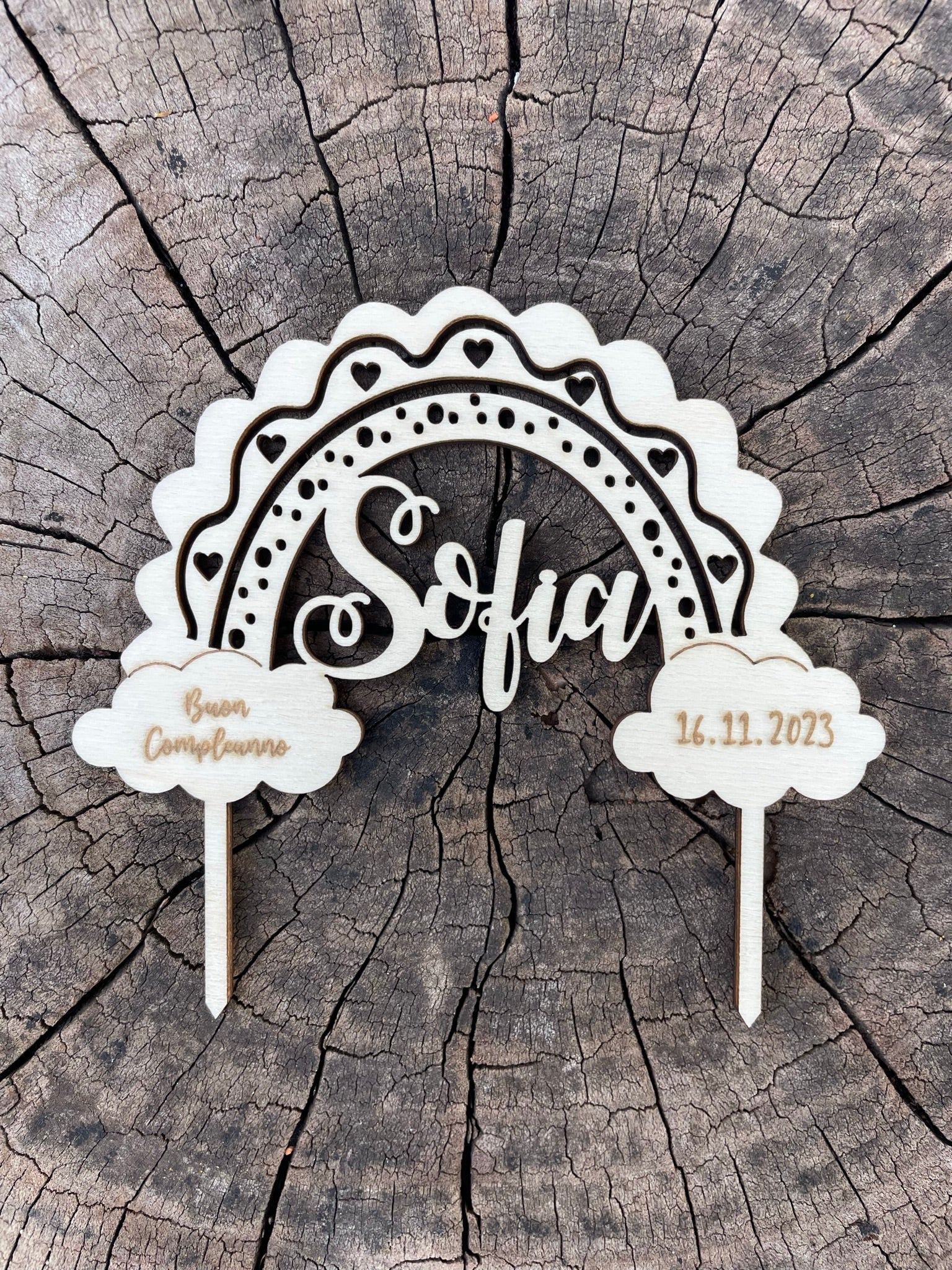 Cake topper in legno arcobaleno personalizzato con nome e data Idea's Cottage