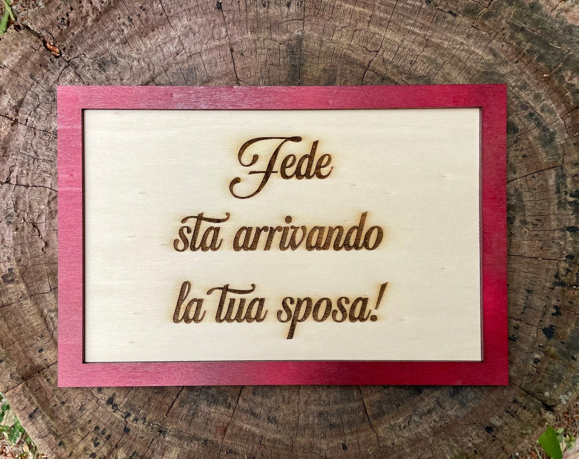 Targa Cornice in legno Arriva la Sposa Idea's Cottage