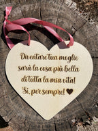 Targa cuore in legno Arriva la Sposa Idea's Cottage