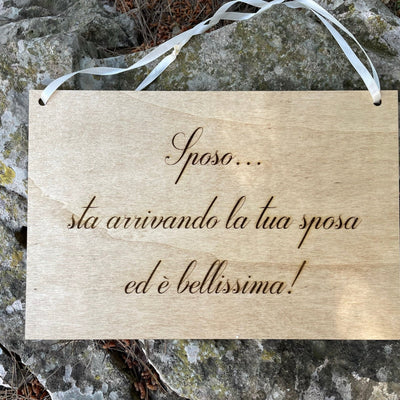 Targa in legno personalizzabile Arriva la Sposa Idea's Cottage