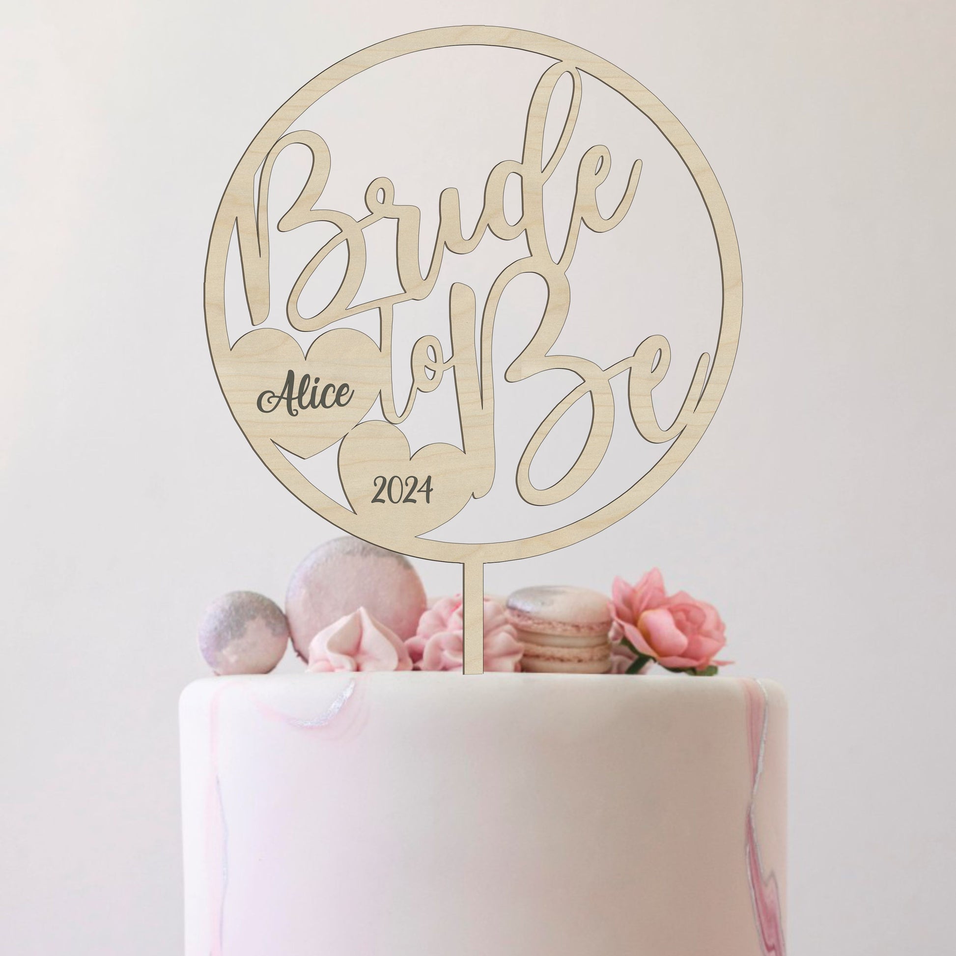 Cake topper in legno Bride to be personalizzato con data e nome Idea's Cottage