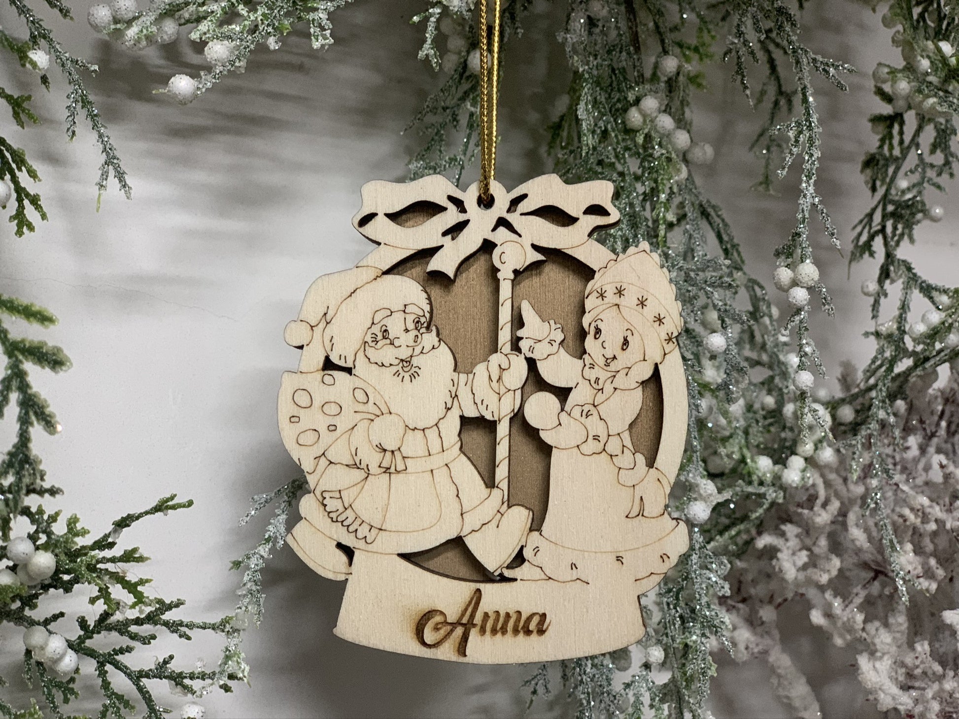 Pallina per decorazioni natalizie personalizzate Babbo Natale e Bambina con nome Idea's Cottage