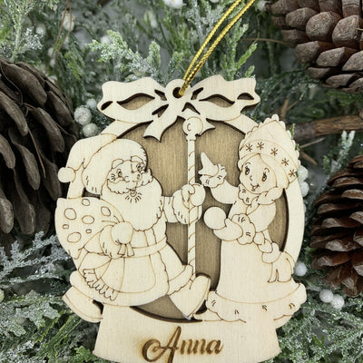 Pallina per decorazioni natalizie personalizzate Babbo Natale e Bambina con nome Idea's Cottage