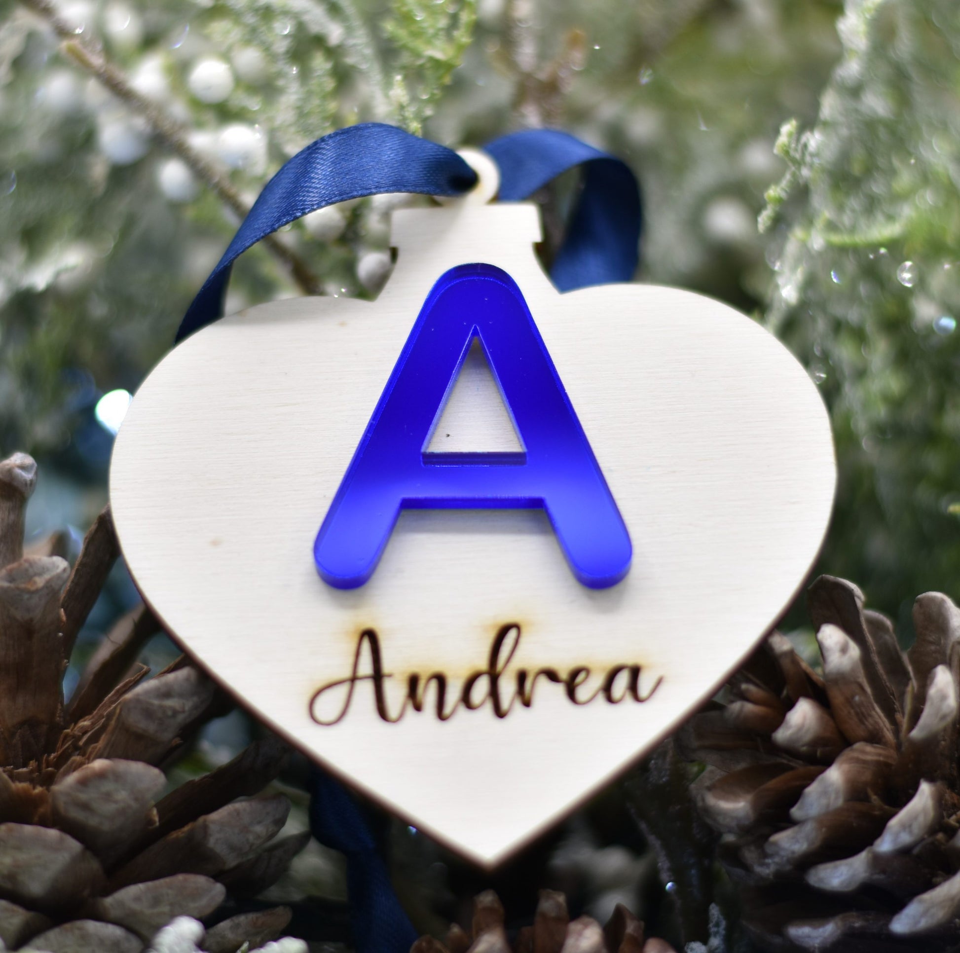 Pallina Cuore con iniziale in plex specchio e nome per addobbi natalizi personalizzati regalo di NATALE Idea's Cottage