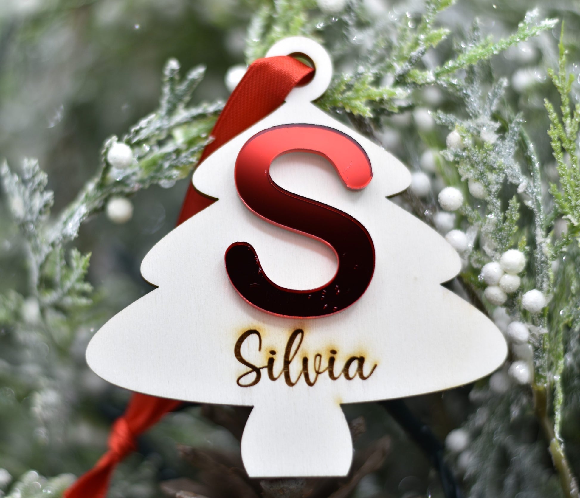 Pallina alberello con iniziale in plex specchio e nome per addobbi natalizi personalizzati regalo di NATALE Idea's Cottage