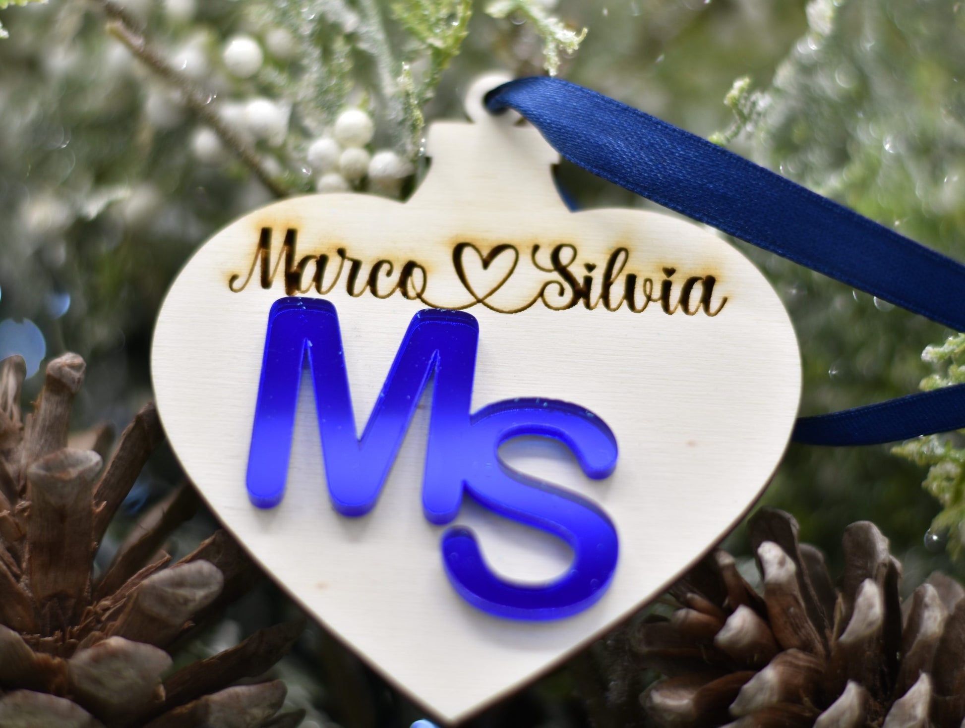 Pallina cuore coppia con iniziali in plex specchio e nomi per addobbi natalizi personalizzati regalo di NATALE Idea's Cottage