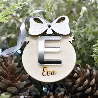 Pallina fiocco con iniziale in plex specchio e nome per addobbi natalizi personalizzati regalo di NATALE Idea's Cottage