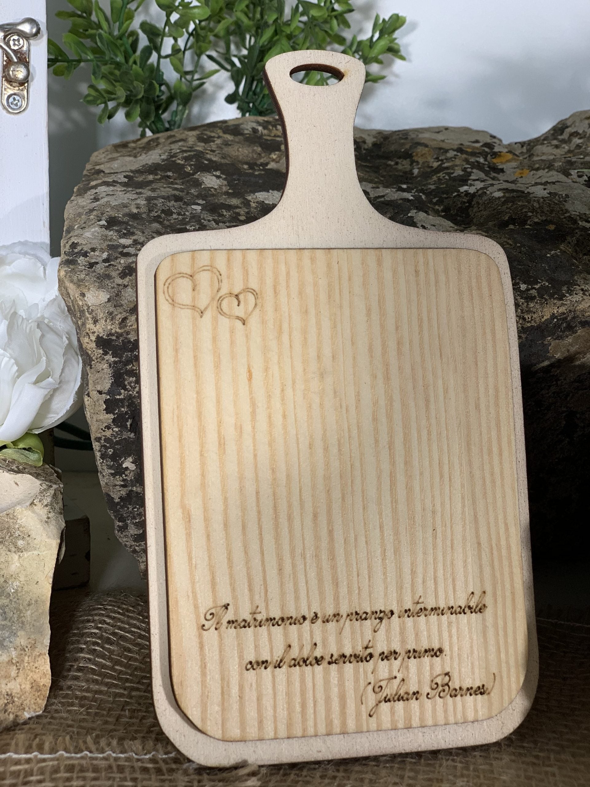 Bomboniera Tagliere cuori pitch pine