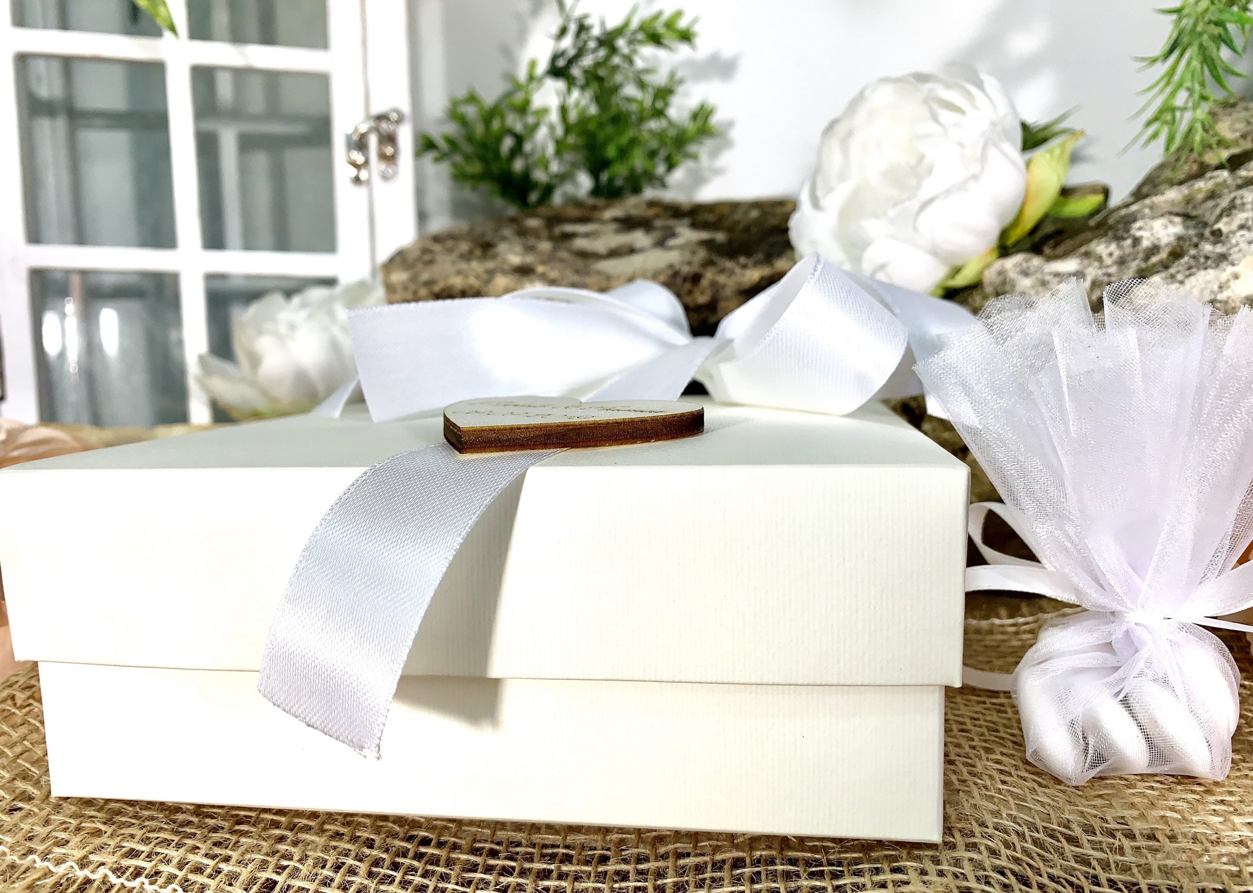 Bomboniera Tagliere cuori pitch pine