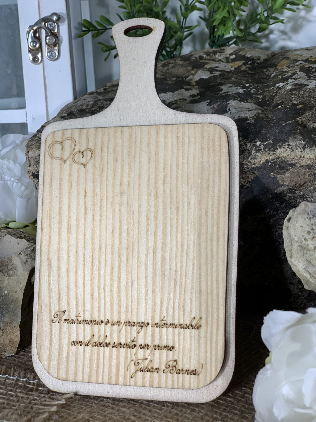 Bomboniera Tagliere cuori pitch pine 3