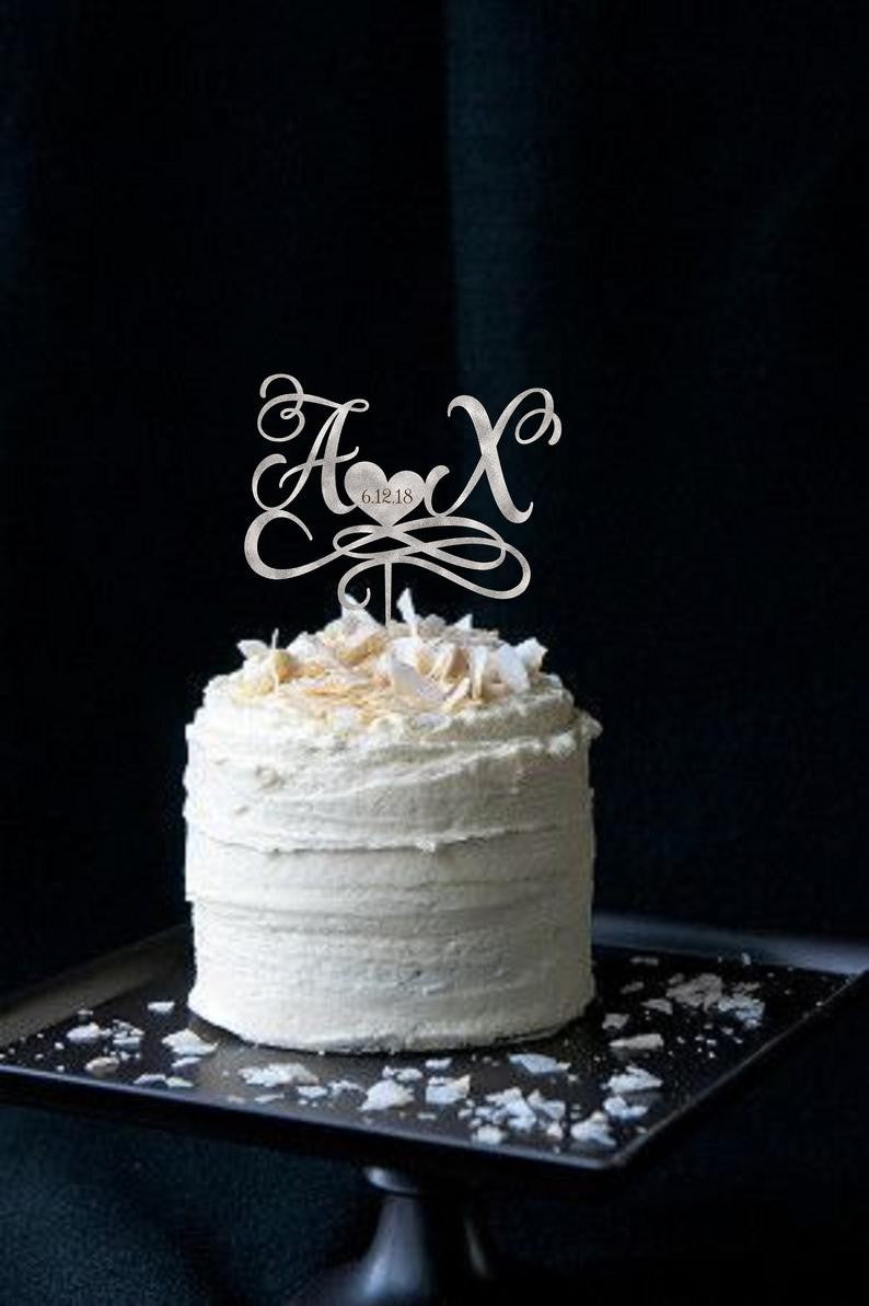 Cake Topper con iniziali e data in legno