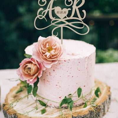 Cake Topper con iniziali e data in legno