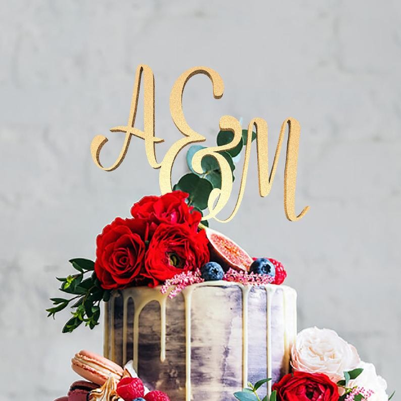 Cake Topper con iniziali in lettere in legno