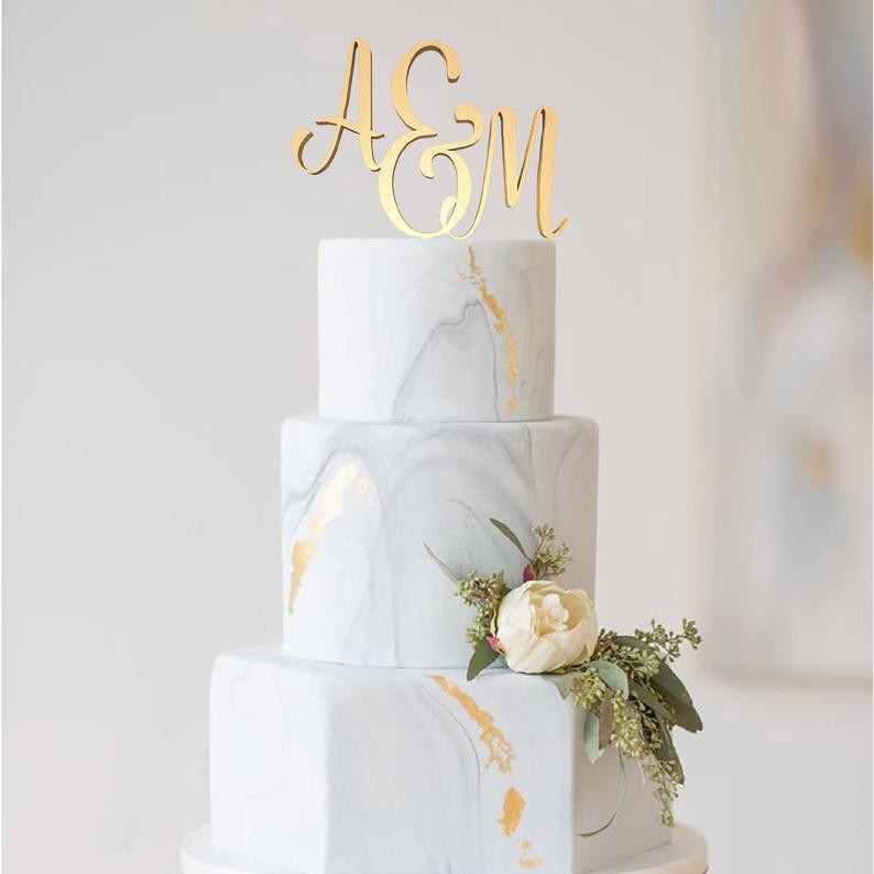 Cake Topper con iniziali in lettere in legno