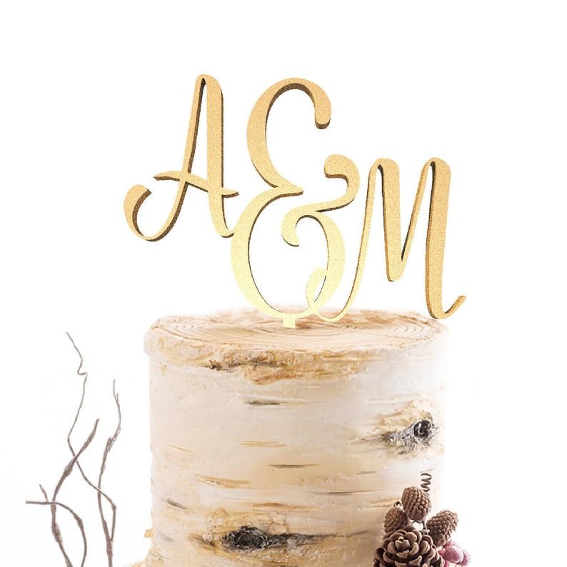 Cake Topper con iniziali in lettere in legno