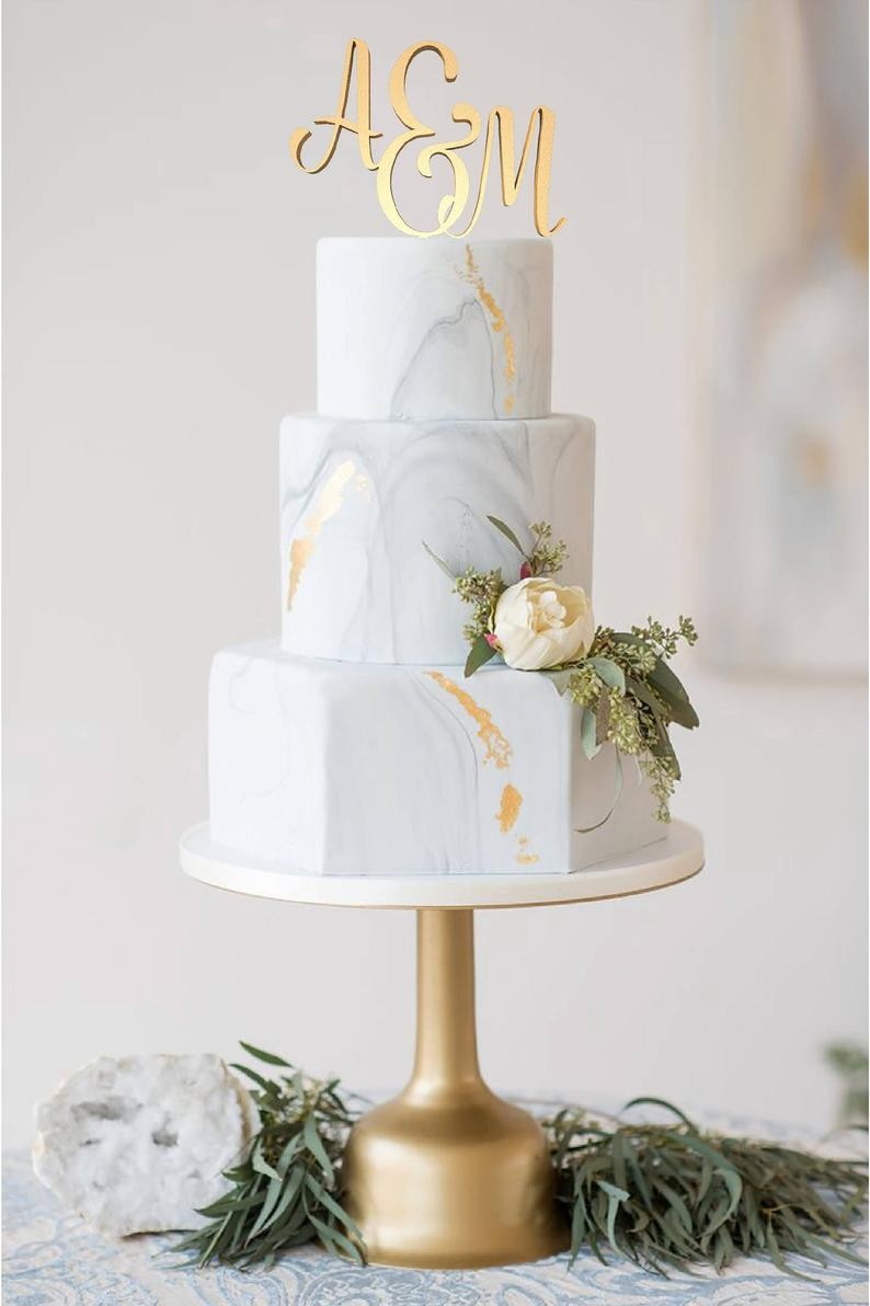 Cake Topper con iniziali in lettere in legno