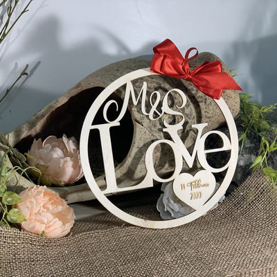 Cerchio love in legno con iniziali e data3
