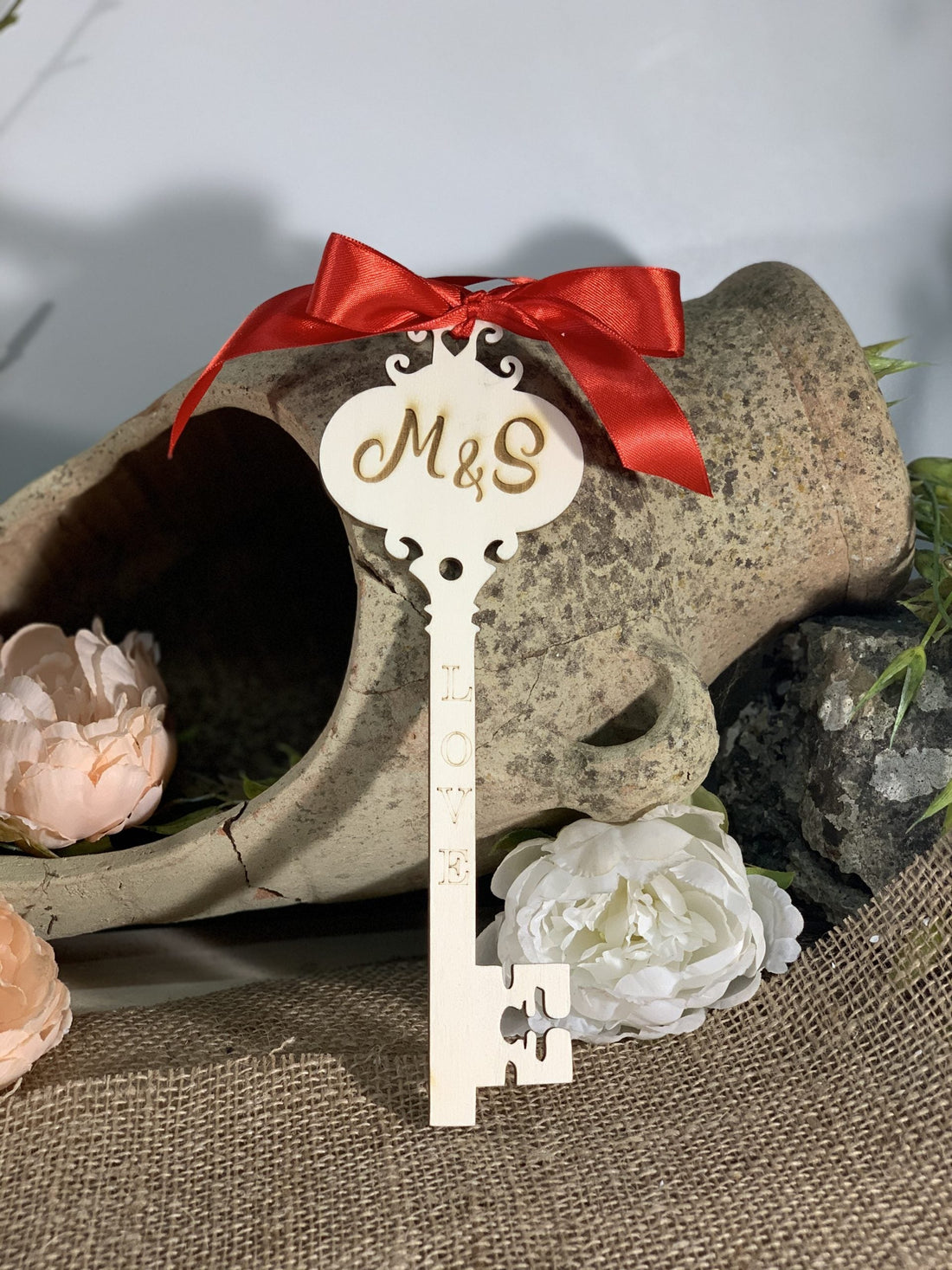 Chiave love in legno con iniziali