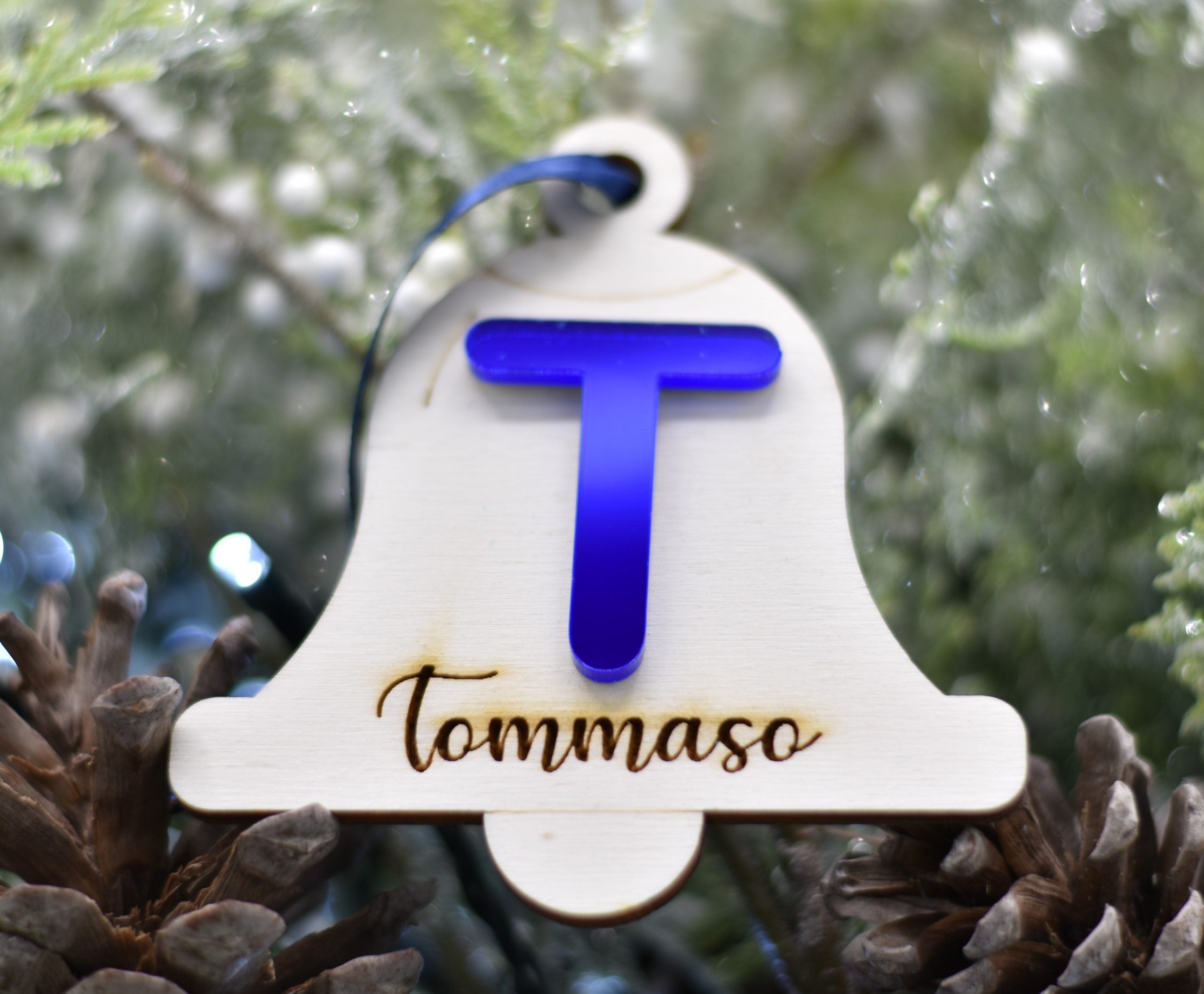 Pallina campanella con iniziale in plex specchio e nome per addobbi natalizi personalizzati regalo di NATALE Idea's Cottage