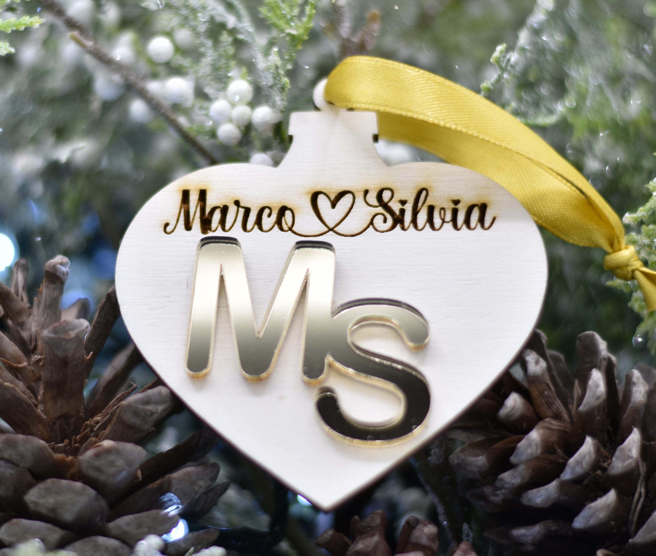 Pallina cuore coppia con iniziali in plex specchio e nomi per addobbi natalizi personalizzati regalo di NATALE Idea's Cottage