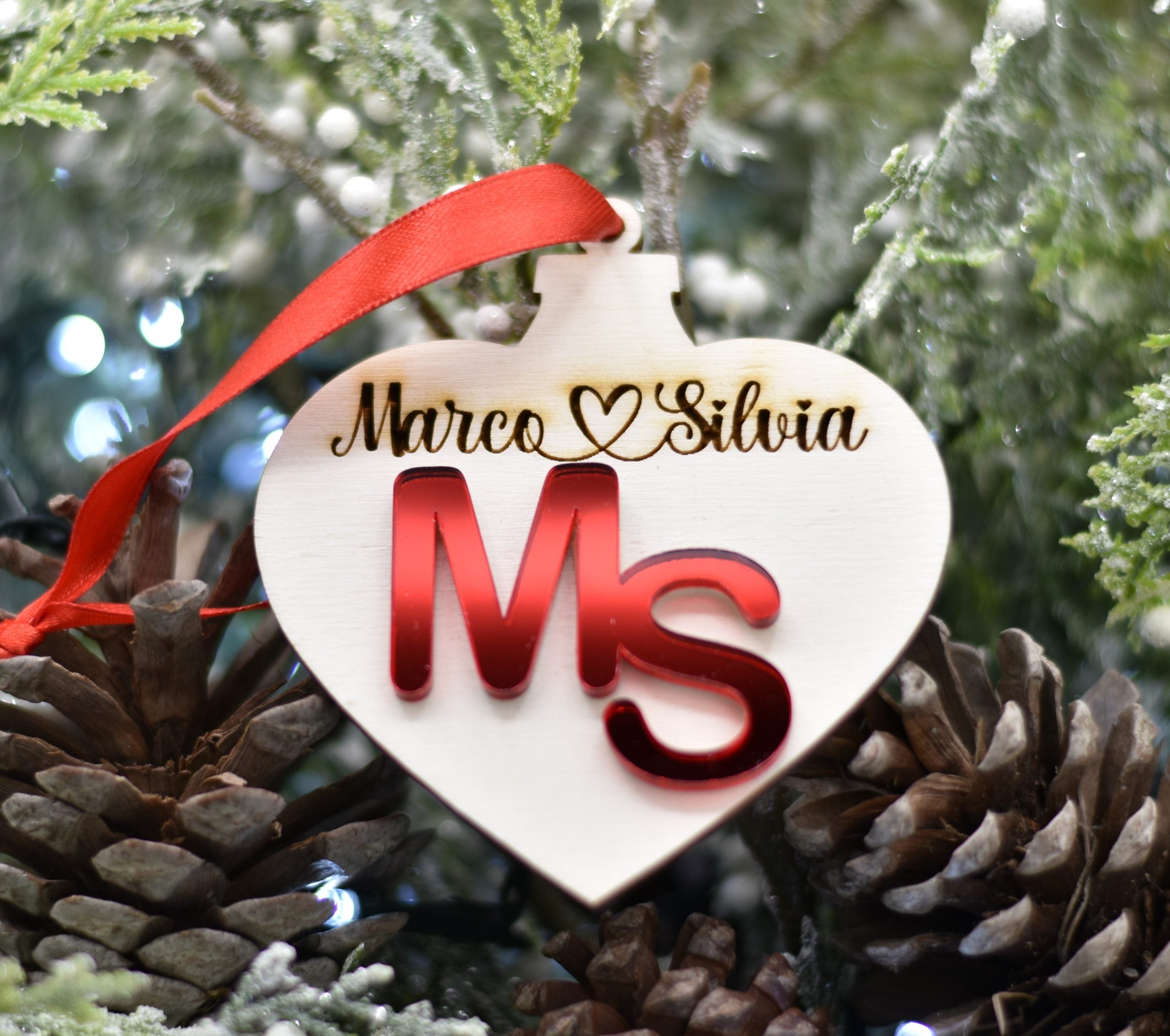 Pallina cuore coppia con iniziali in plex specchio e nomi per addobbi natalizi personalizzati regalo di NATALE Idea's Cottage