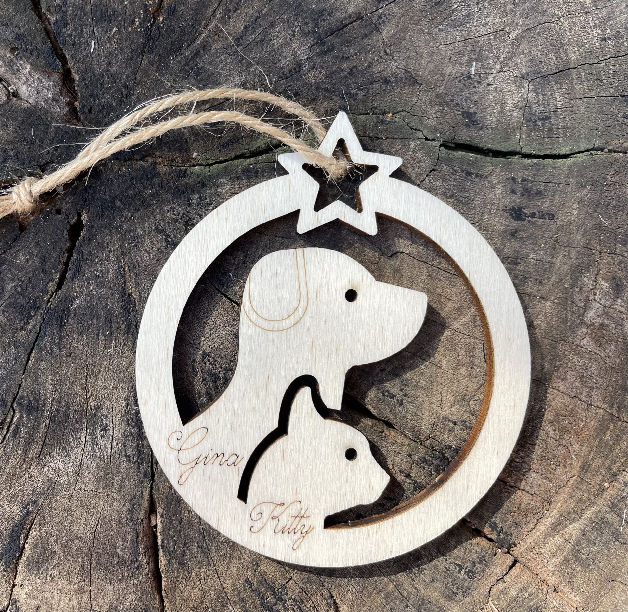 Pallina di Natale in legno personalizzabile con un nome per i nostri amici a quattro zampe Idea's Cottage