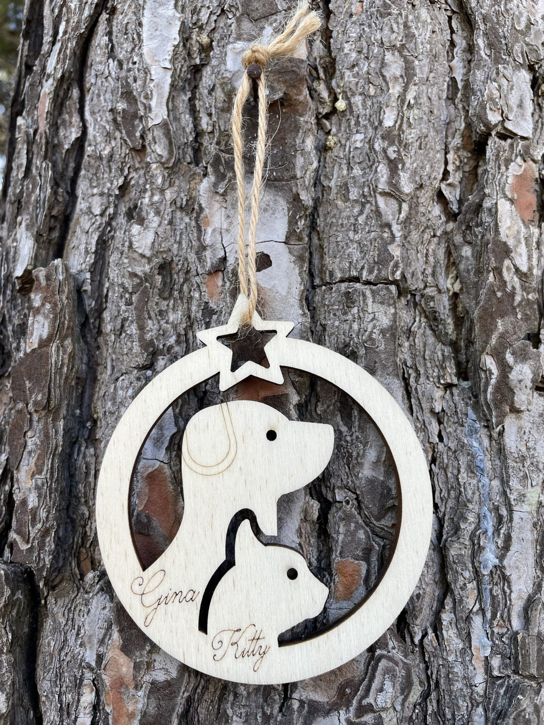 Pallina di Natale in legno personalizzabile con un nome per i nostri amici a quattro zampe Idea's Cottage