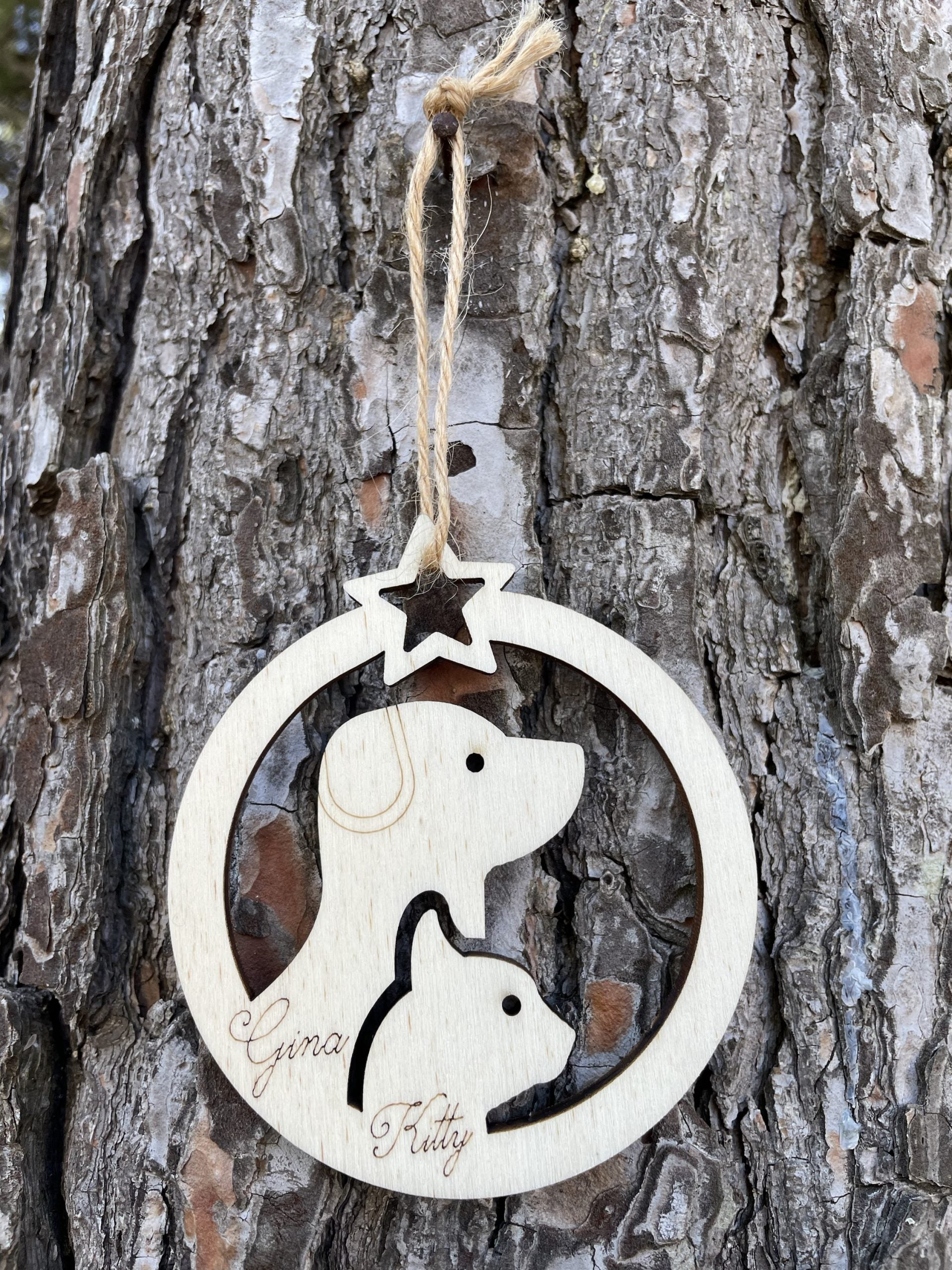 Pallina di Natale in legno personalizzabile con un nome per i nostri amici a quattro zampe Idea's Cottage