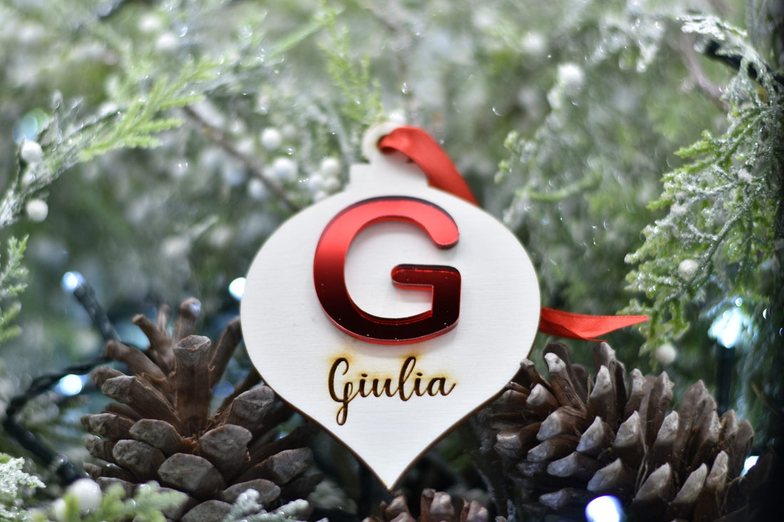 Pallina goccia con iniziale in plex specchio e nome per addobbi natalizi personalizzati regalo di NATALE Idea's Cottage