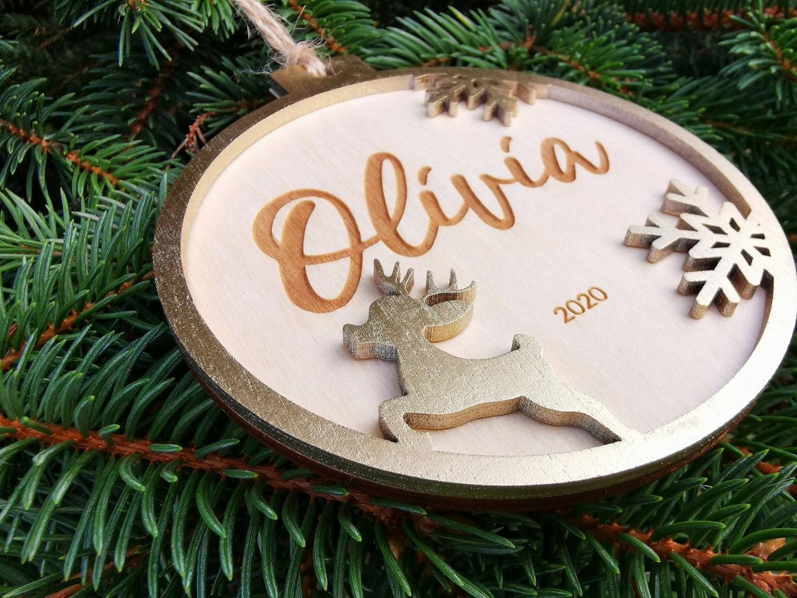 Pallina natalizia con renna per decorazioni personalizzate Tag regalo di NATALE con nome Idea's Cottage