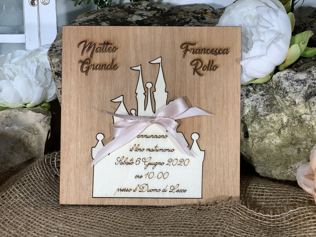 Partecipazione in legno Castello tema fiaba