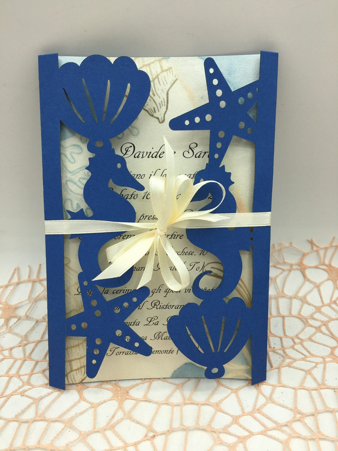 Partecipazione taglio laser doppia apertura tema mare blu