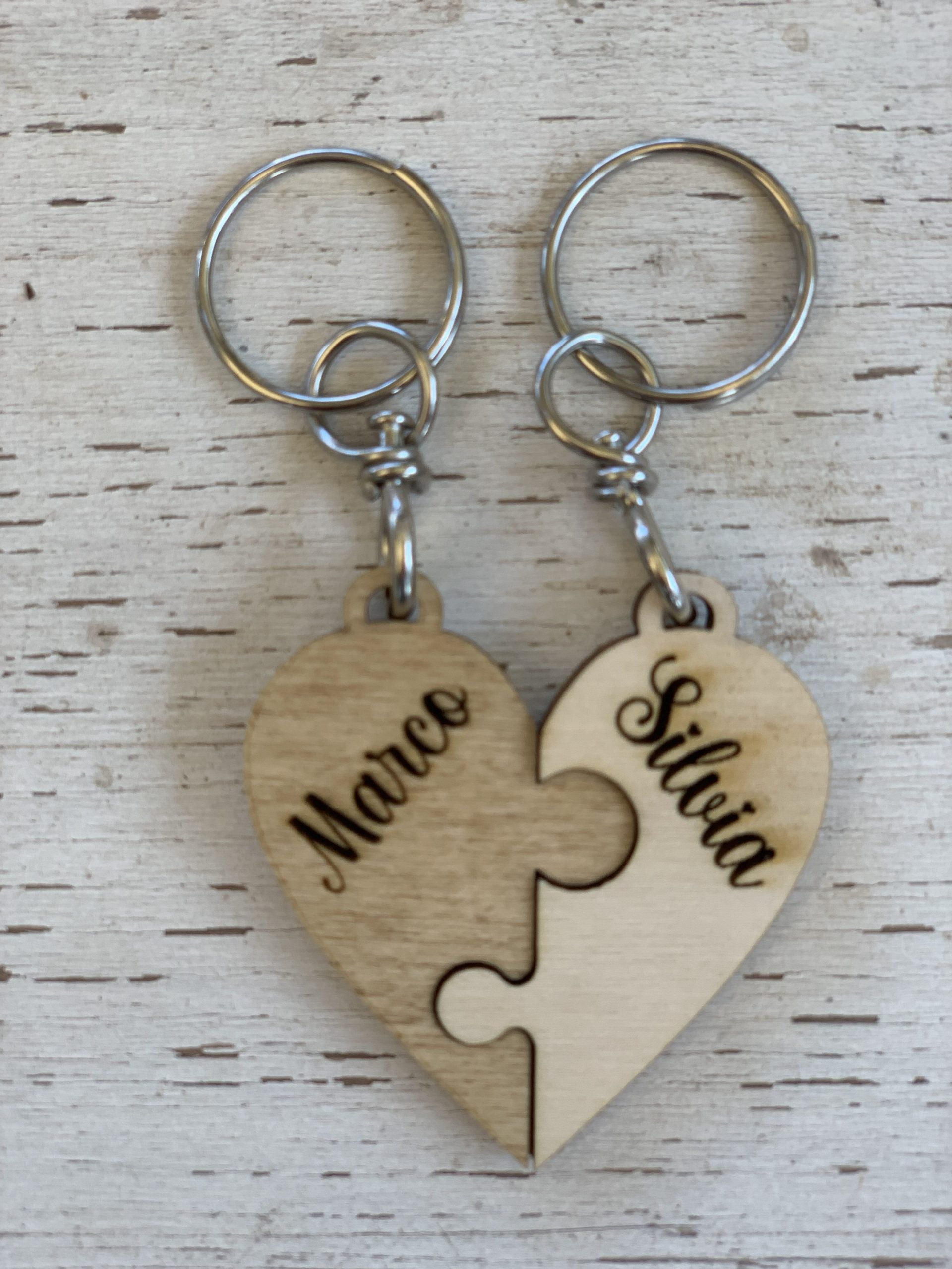 Portachiavi cuore puzzle personalizzato in legno Idea's Cottage