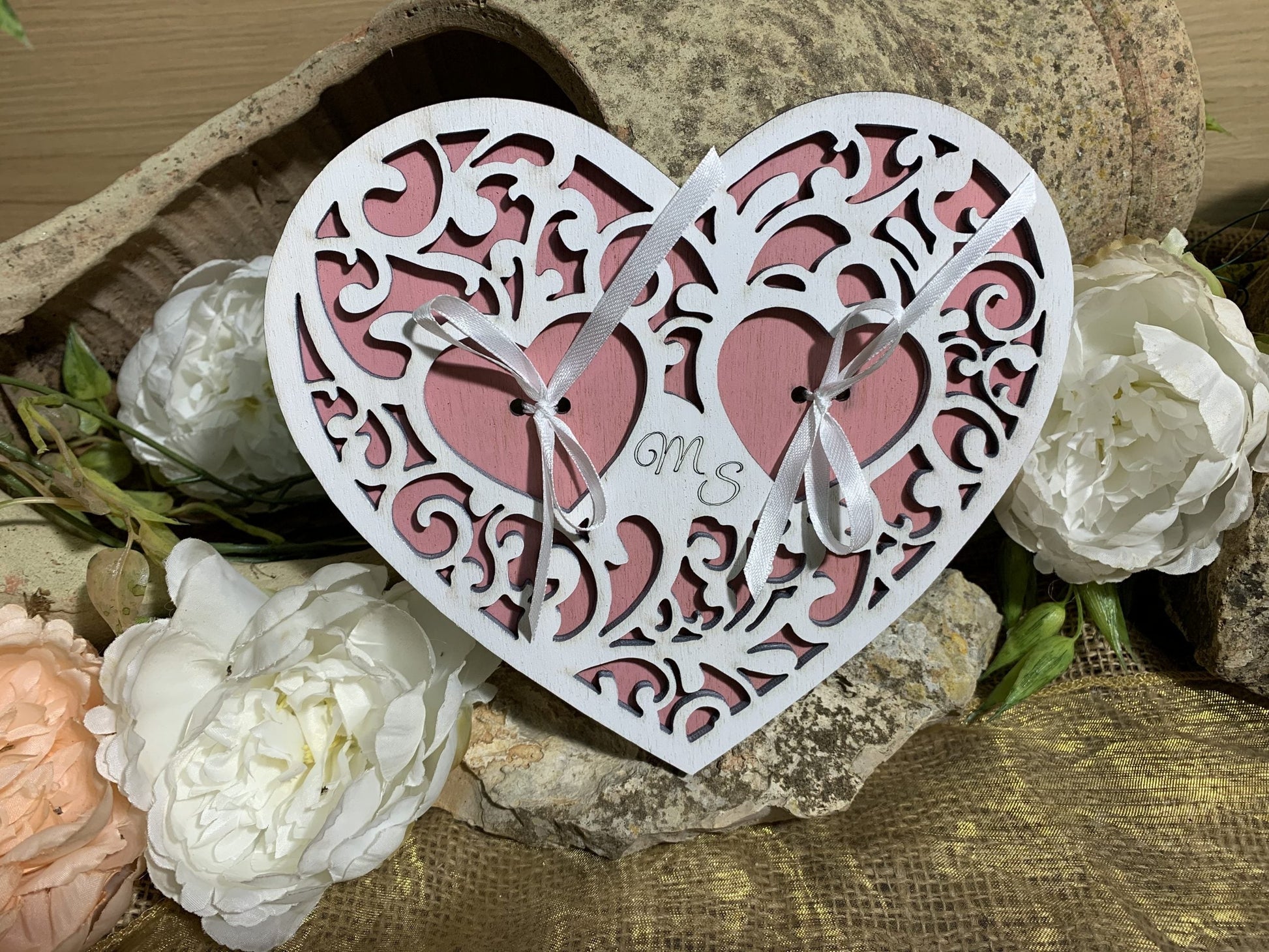Portafedi legno cuore intagliato