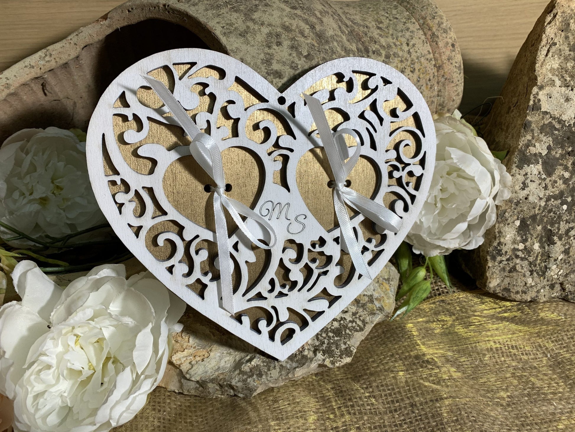 Portafedi legno cuore intagliato 2