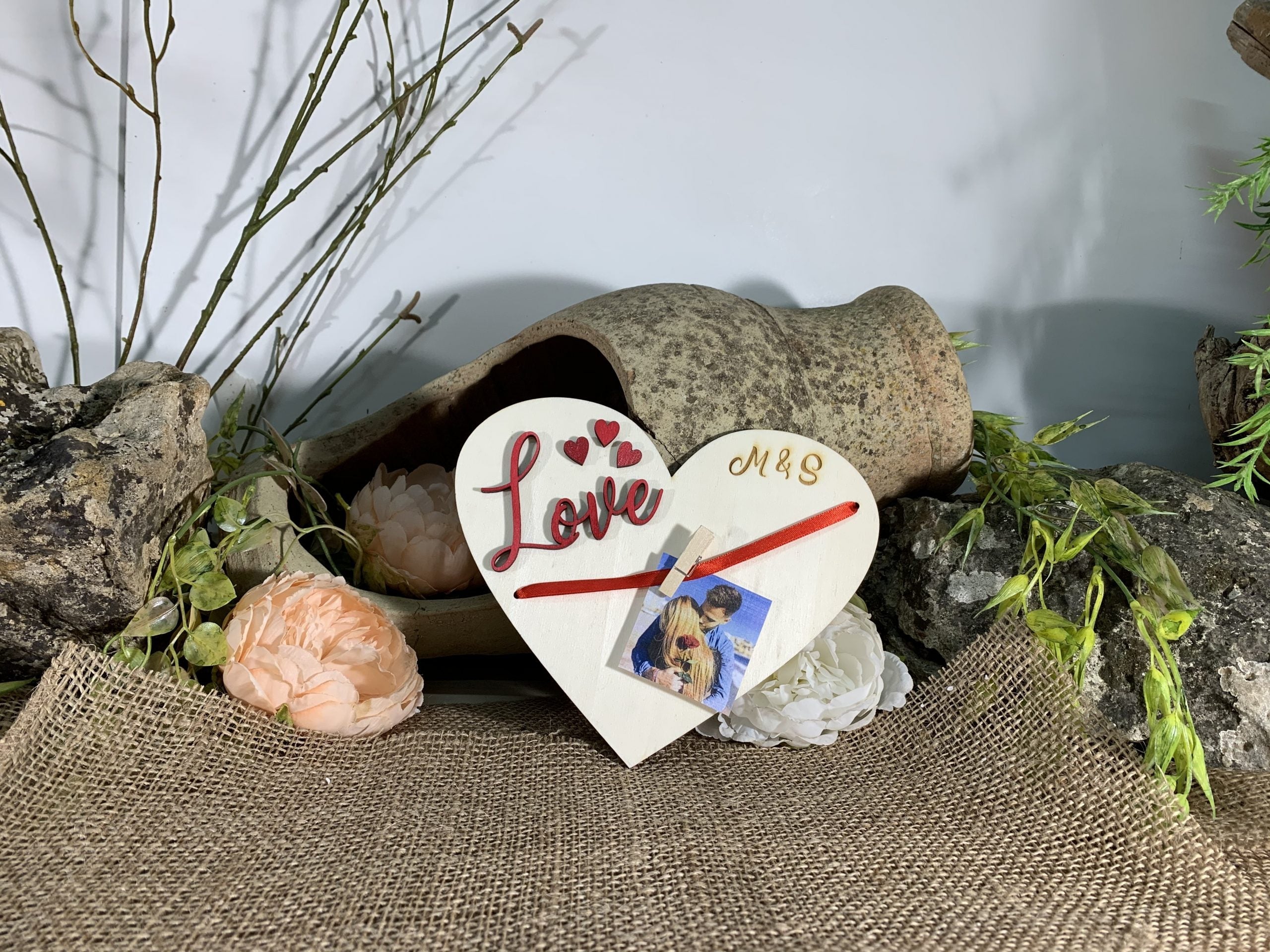 Quadretto a forma di cuore per appendere due piccole foto2