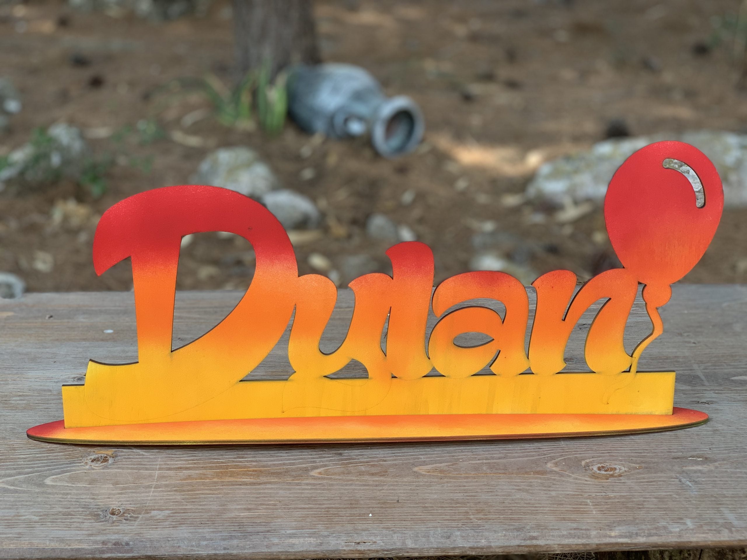 Scritta in legno con base con sfumatura di colore Giallo Arancio Rosso Idea's Cottage