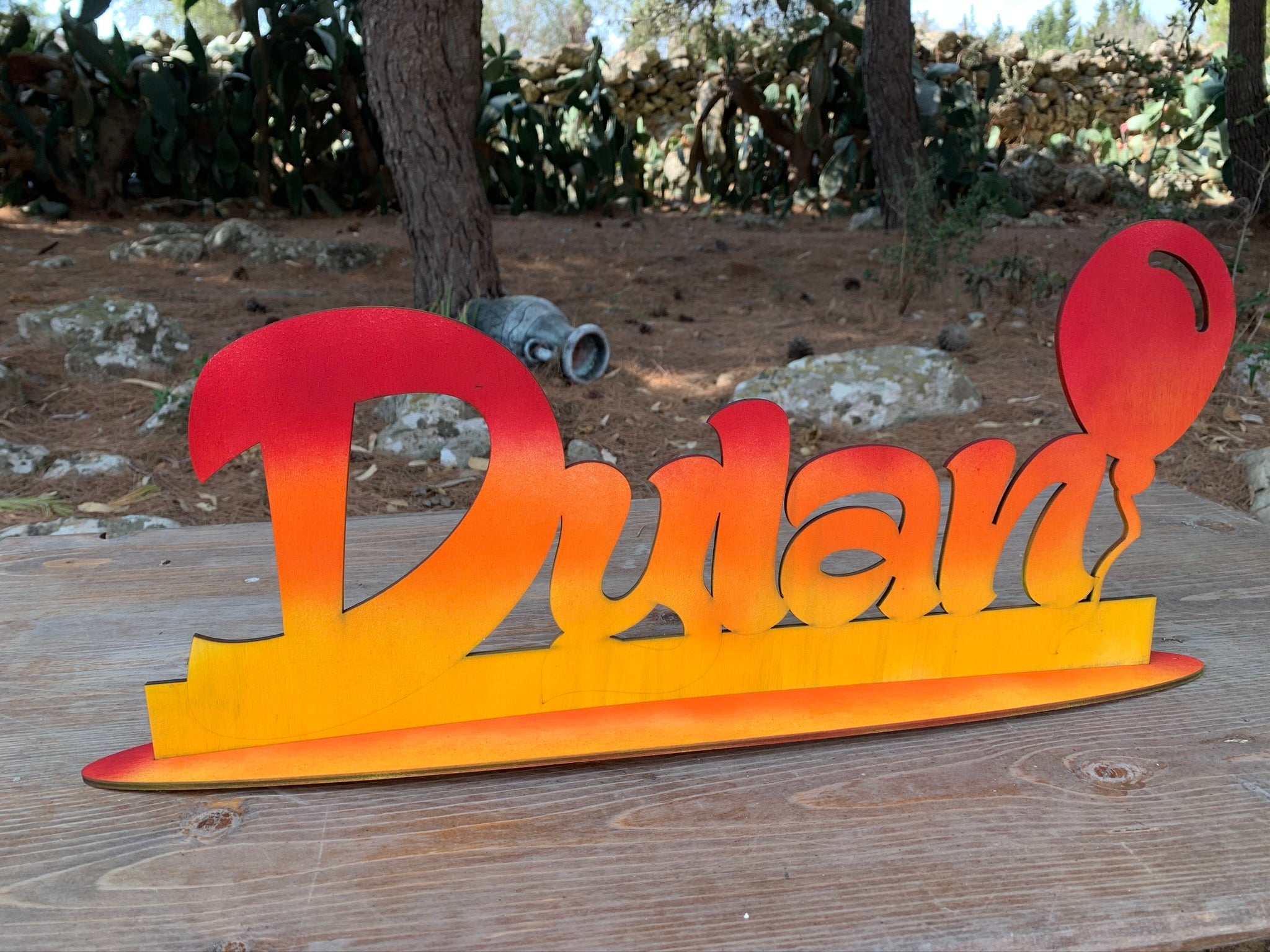 Scritta in legno con base con sfumatura di colore Giallo Arancio Rosso Idea's Cottage