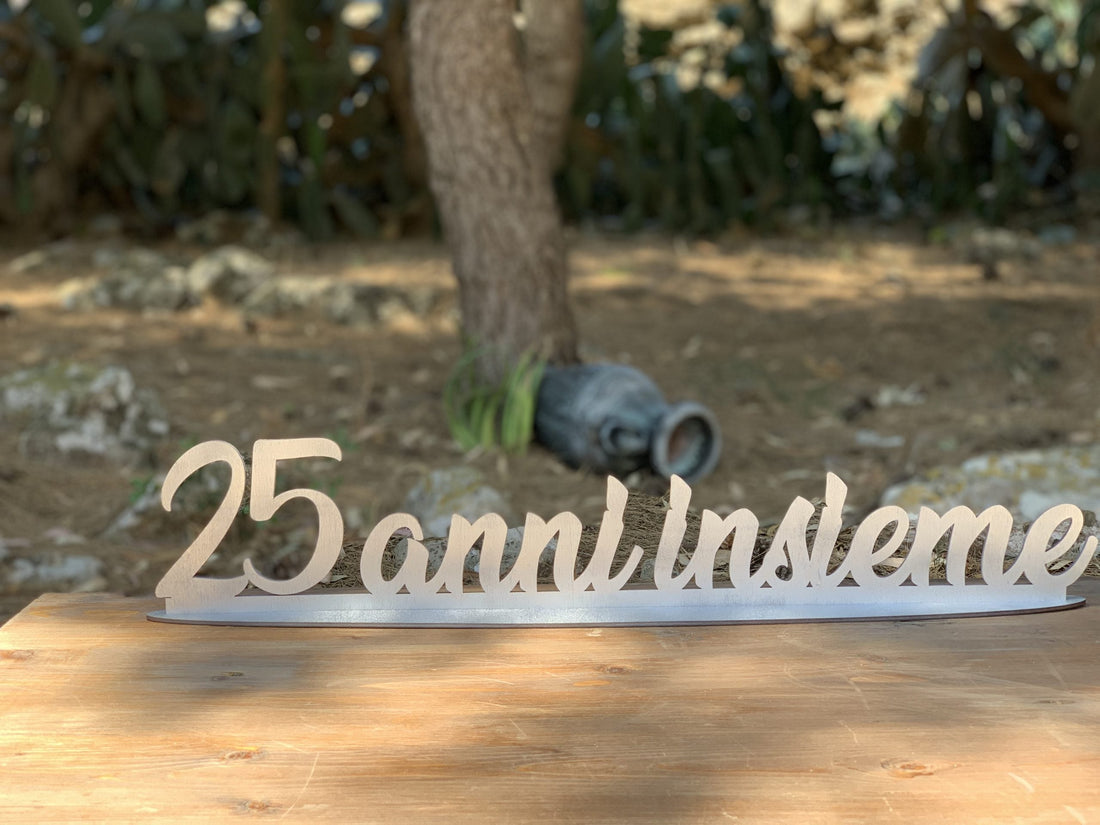 Scritta in legno con base per Anniversario Idea's Cottage