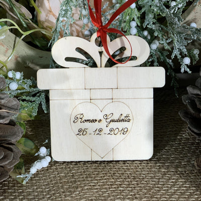 Segnaposto pallina natalizia pacco regalo